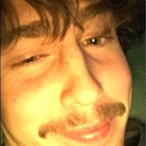 Meet your Posher, Levi